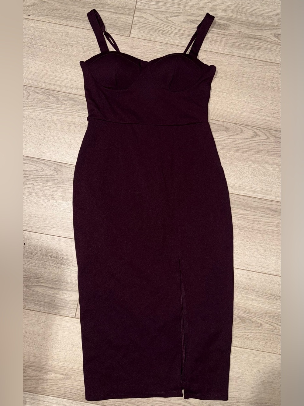 Sleeveless Plum Bodycon Dress with Sweetheart Neckline
